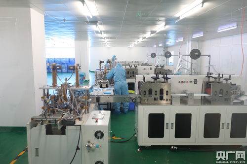 戰(zhàn) 疫 圖集 助力復工復學 北京口罩廠商加緊生產